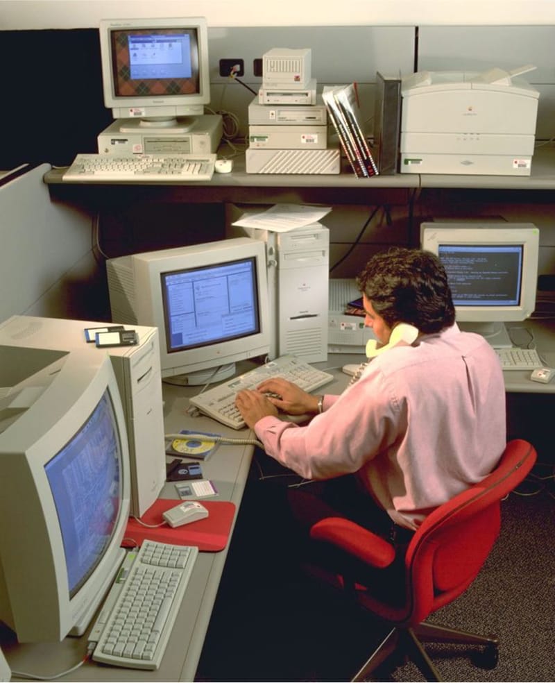 1990 - 2000 - <span>des Français ont</span><span>un ordinateur 💻</span>